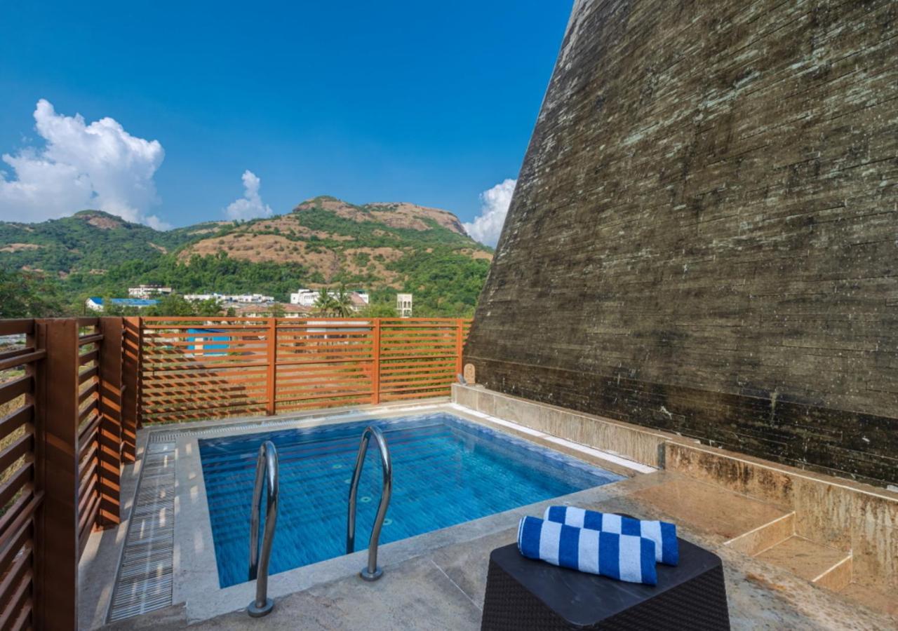 Saffronstays Urja, Lonavala - Private Villa With 2 Pools, Spa Room, Private Elevator & Waterfall Экстерьер фото