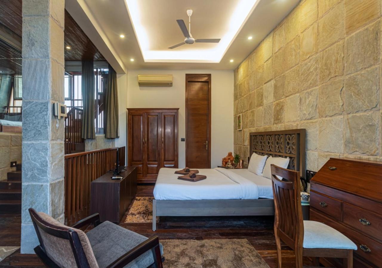 Saffronstays Urja, Lonavala - Private Villa With 2 Pools, Spa Room, Private Elevator & Waterfall Экстерьер фото