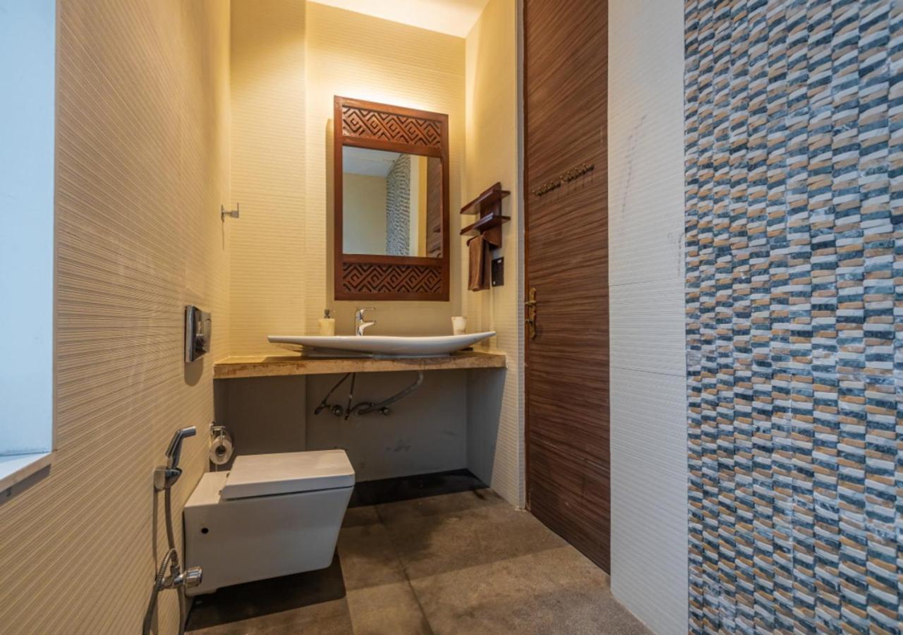 Saffronstays Urja, Lonavala - Private Villa With 2 Pools, Spa Room, Private Elevator & Waterfall Экстерьер фото