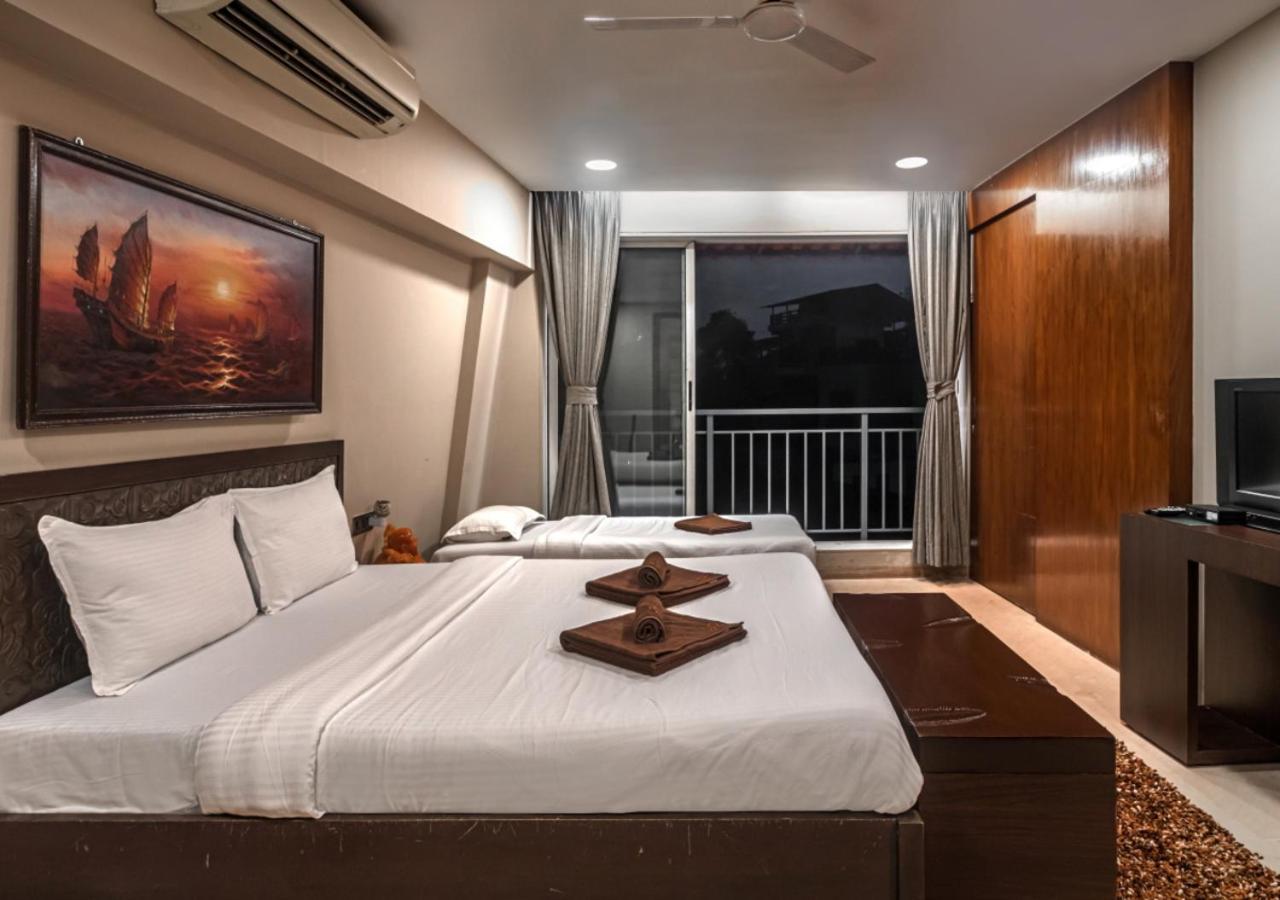 Saffronstays Urja, Lonavala - Private Villa With 2 Pools, Spa Room, Private Elevator & Waterfall Экстерьер фото
